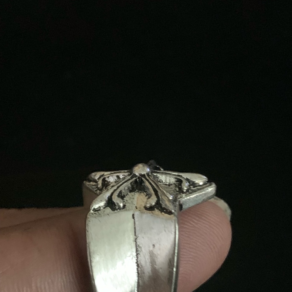 Ring - Picture 7 of 8